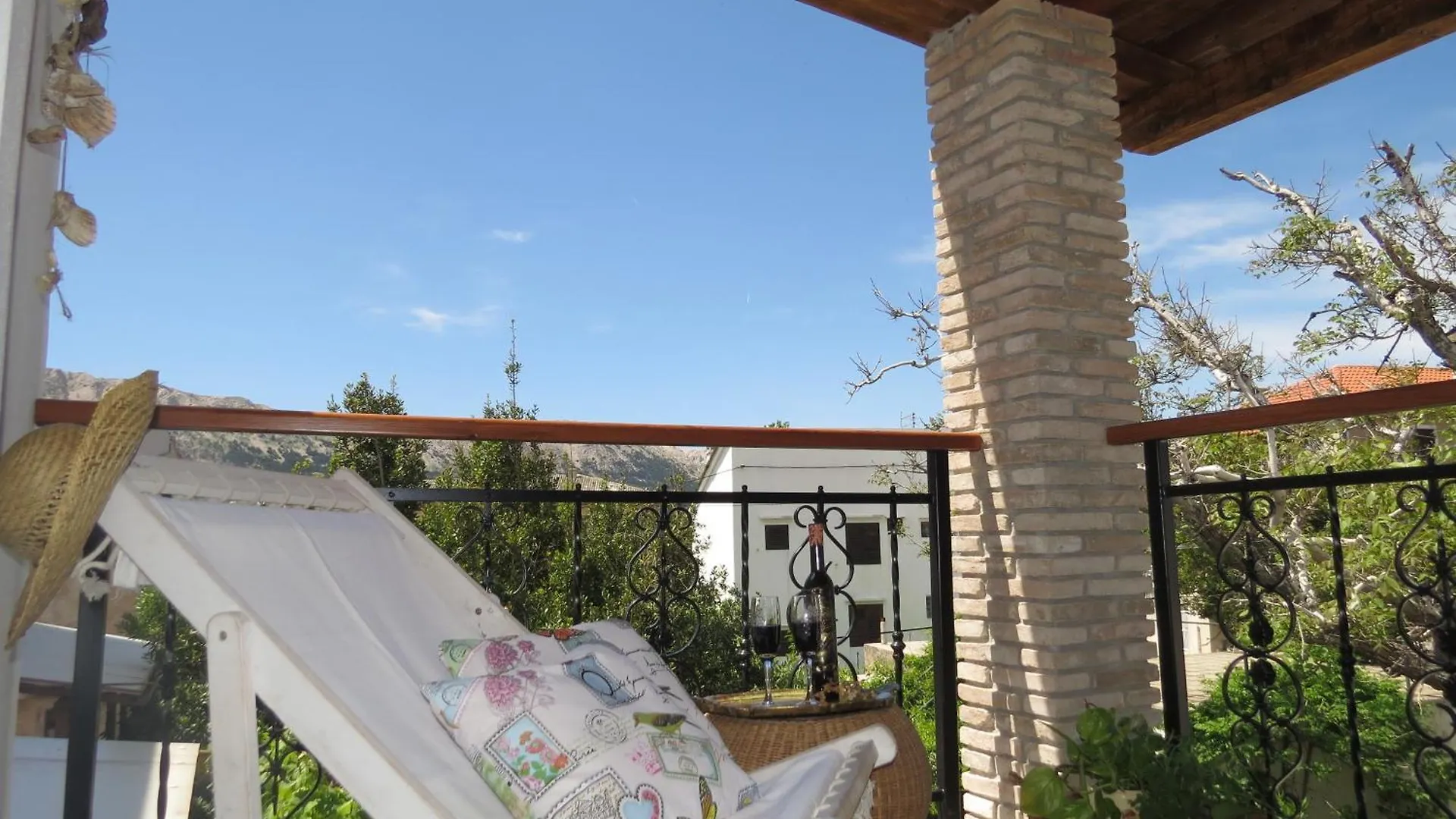 Apartments Authentic Baska 1  Baška